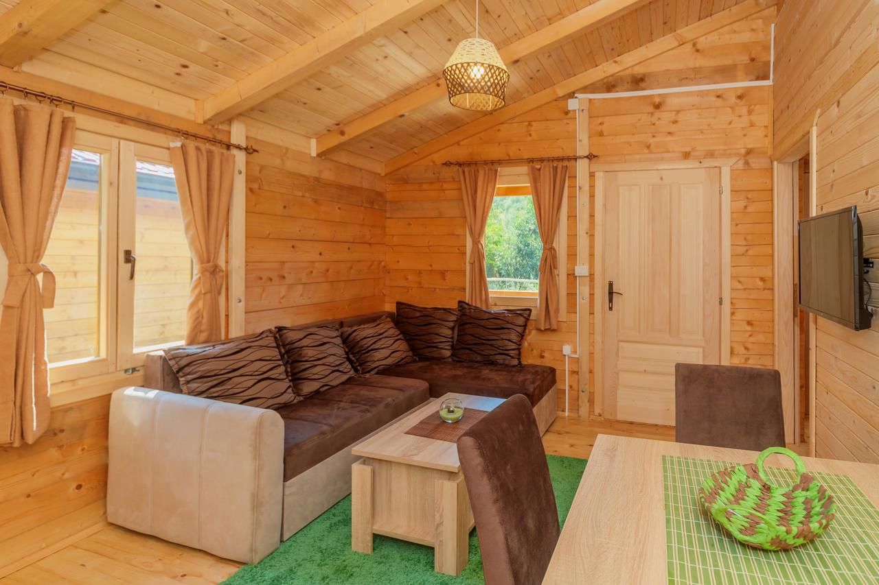 Лоджи Orahovo Cottages Вирпазар