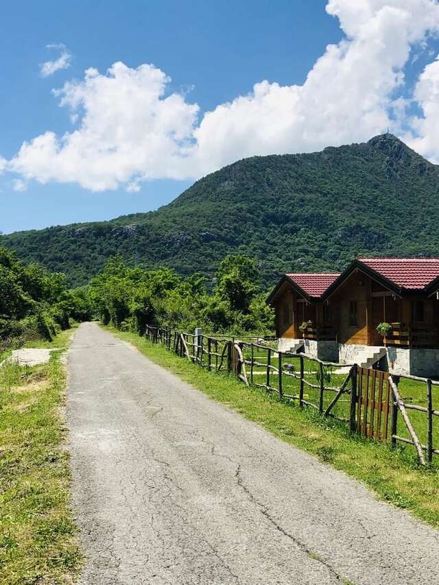 Лоджи Orahovo Cottages Вирпазар-18