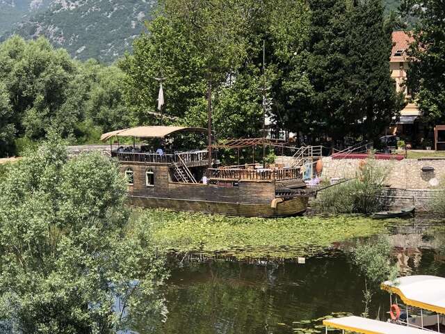 Лоджи Orahovo Cottages Вирпазар-45